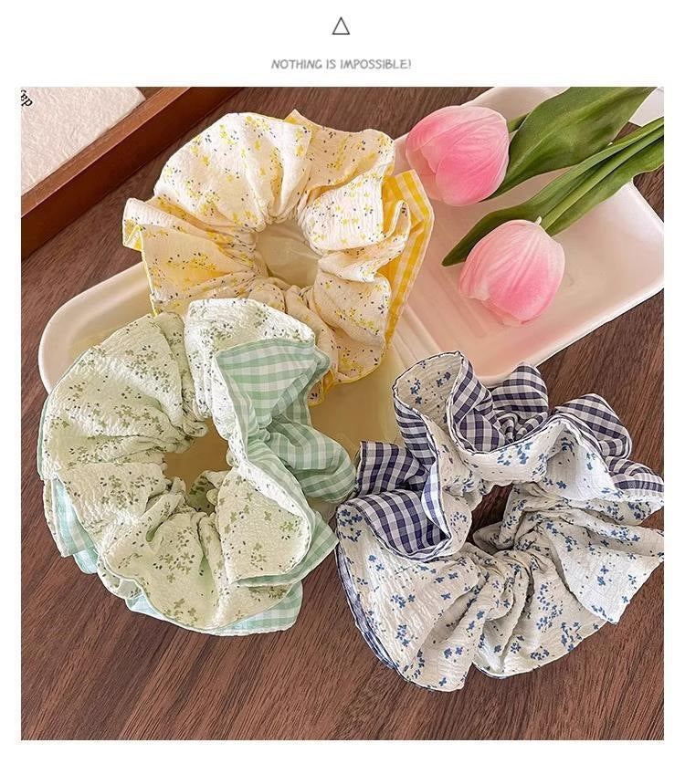 Double-Sided Cottagecore Scrunchie - Vintage Floral & Plaid Cotton Hair Tie